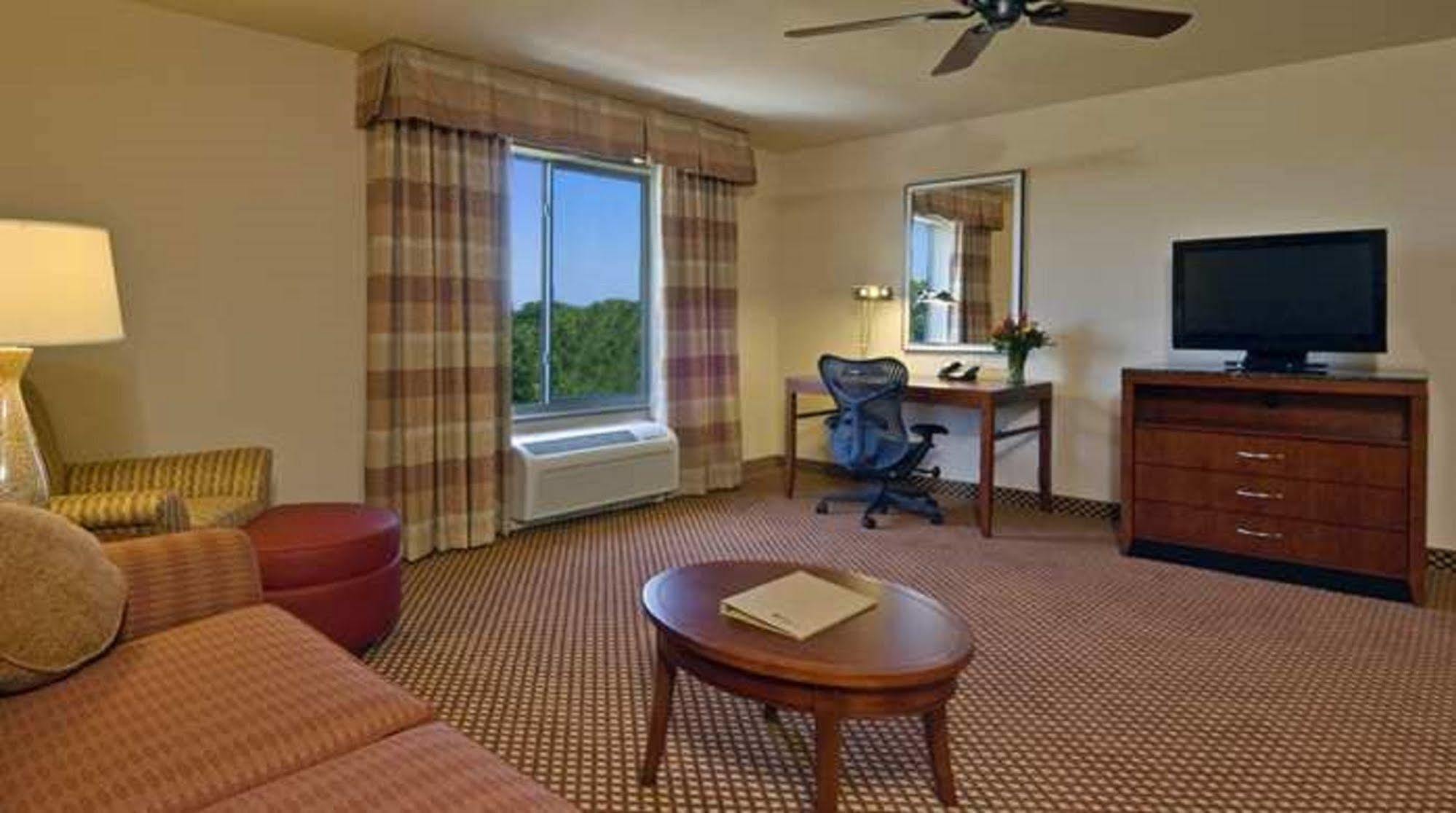 Hilton Garden Inn Lake Forest Mettawa Exteriör bild